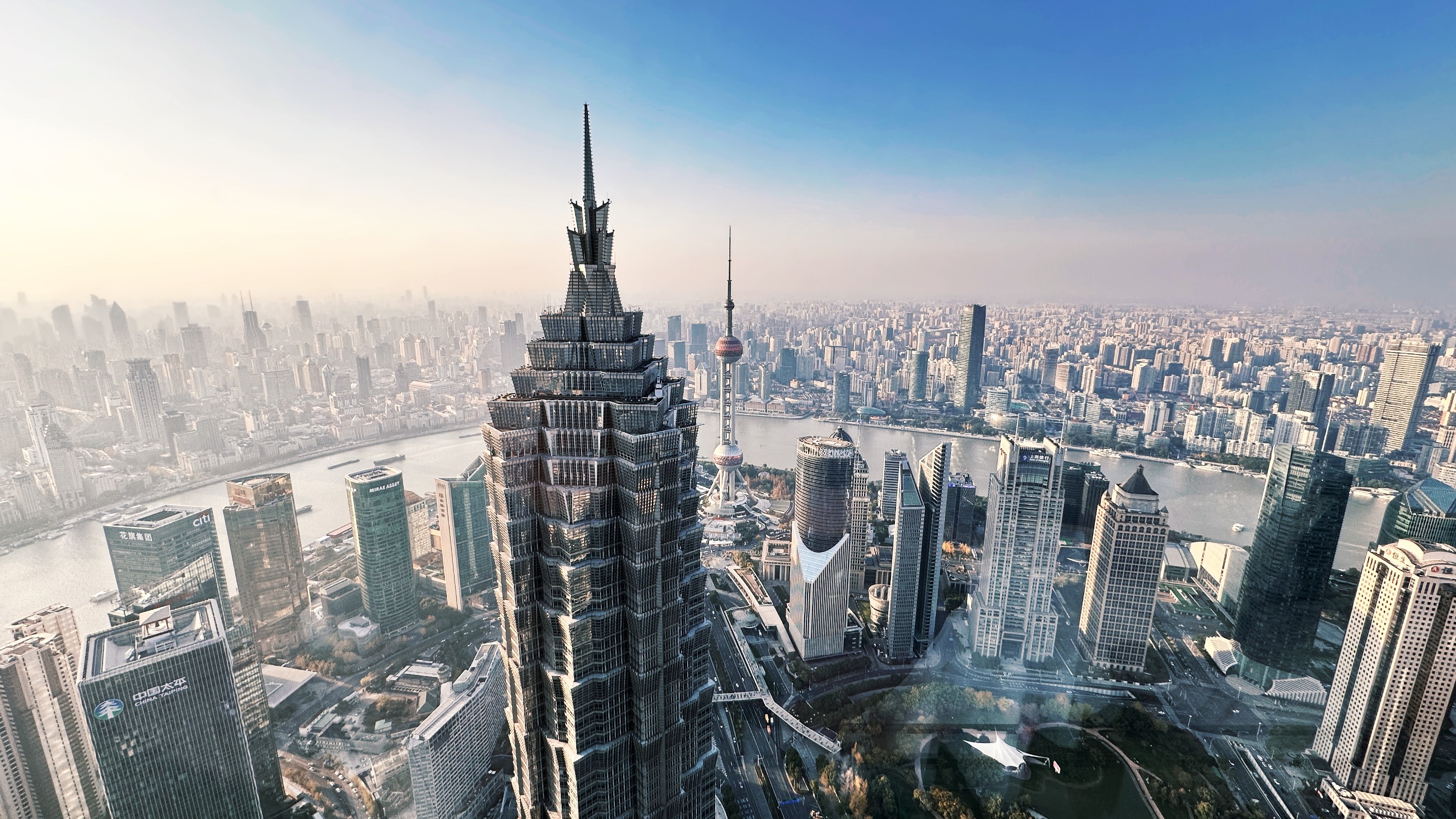 全球通达，本地卓越